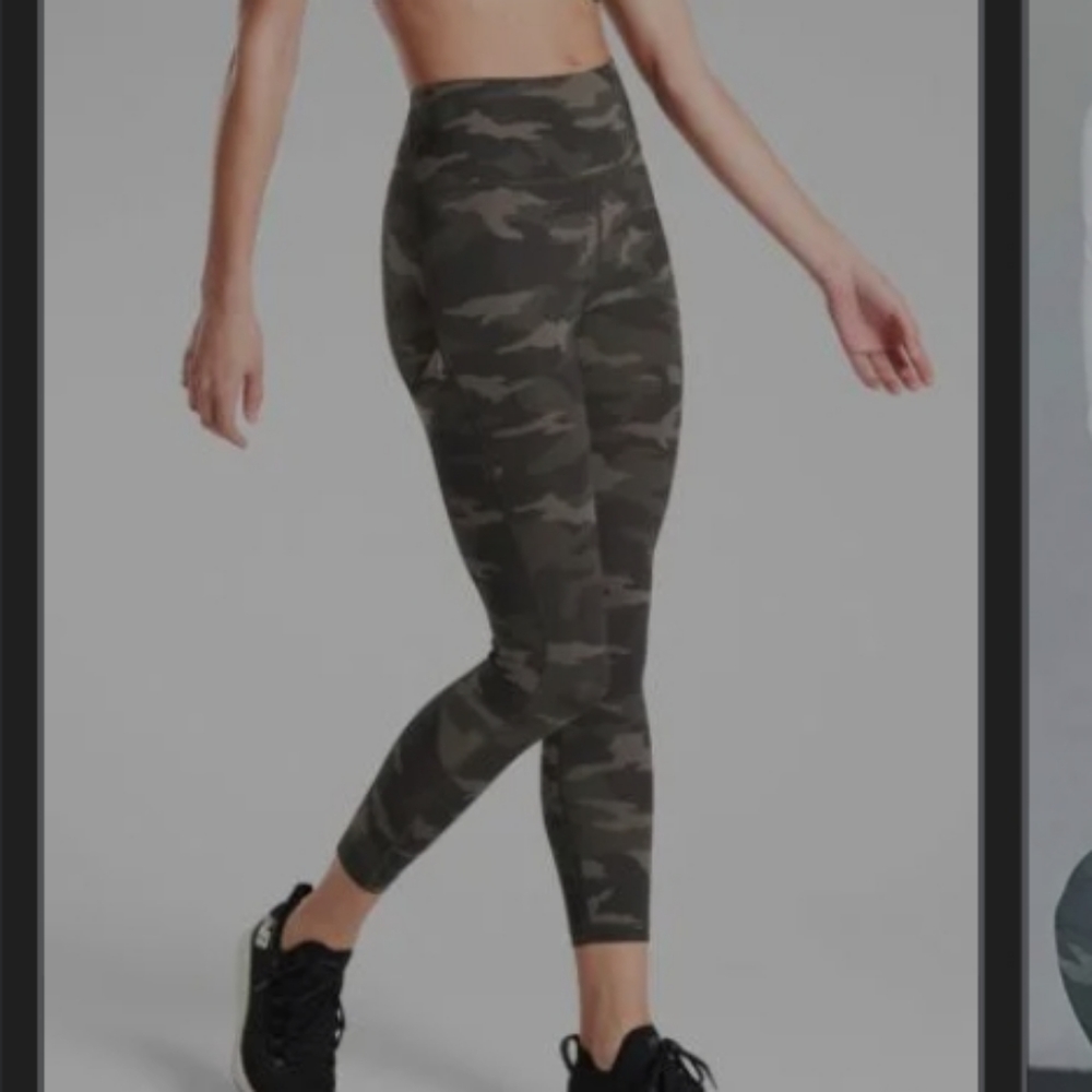 Athleta unlimate camo ⅞ leggings